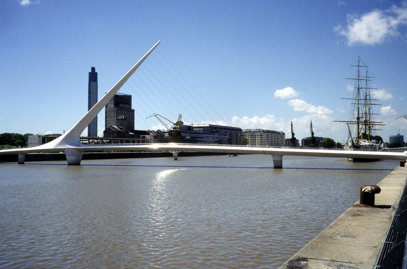 pat_274 b-aires.jpg - Argentine, Argentine Nord, décembre 2002 : Buenos-Aires Elite Chrome 100